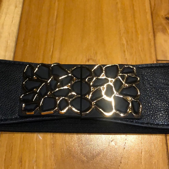 Buckle - Picture 2 of 3